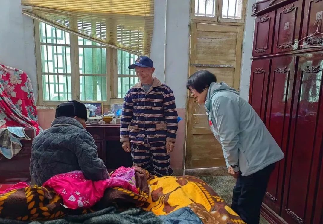 丰新妹走访慰问百岁抗战老兵_邵阳头条网