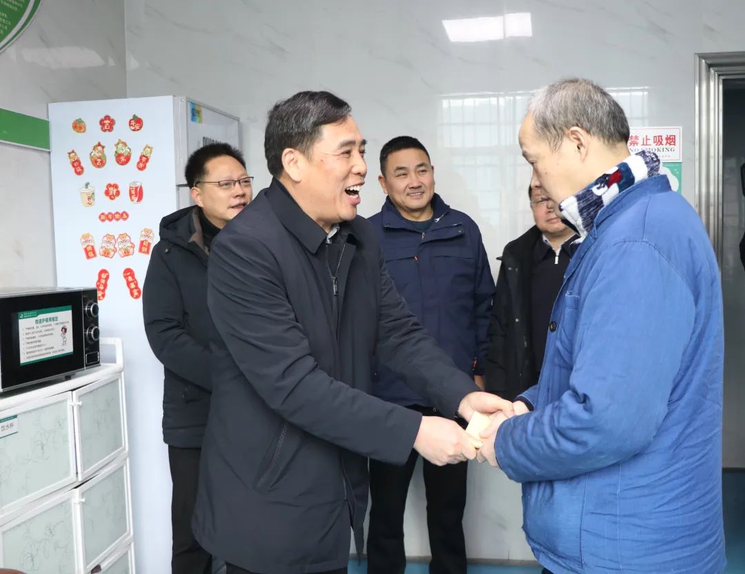 伍先明率队走访慰问“双联”企业困难职工_邵阳头条网