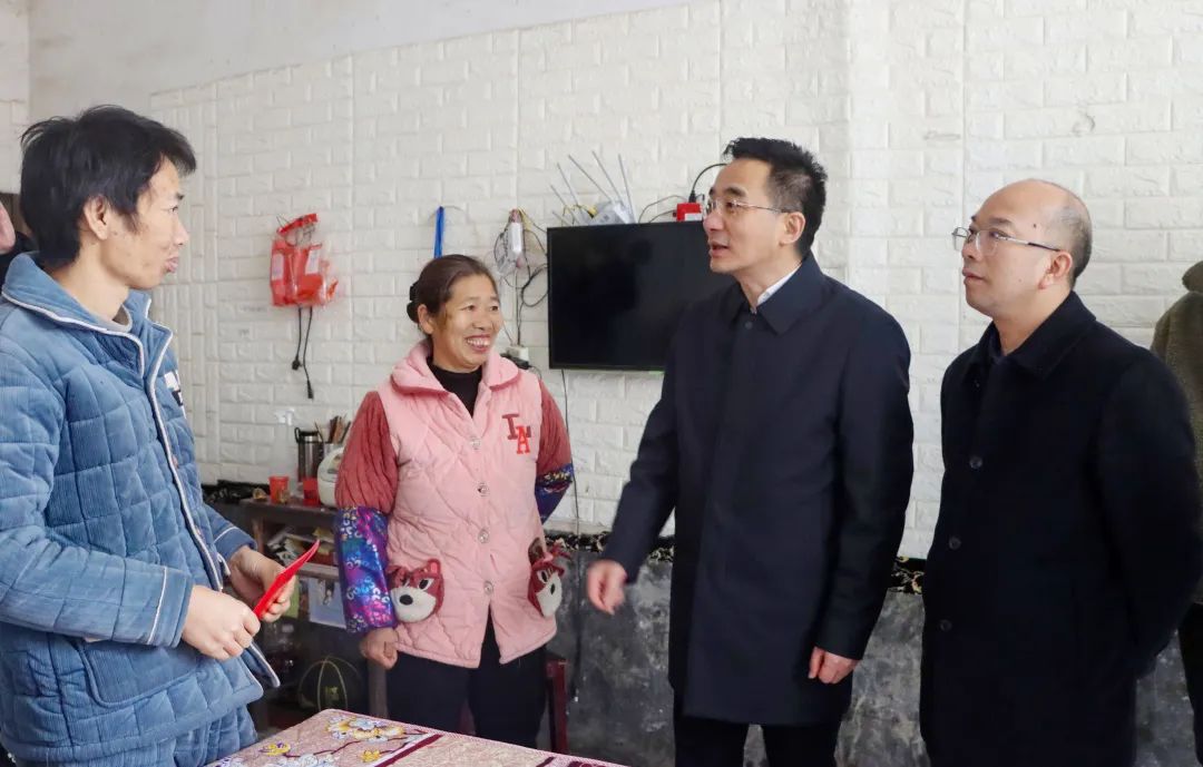 节前慰问送温暖 真情关怀暖人心——周文开展春节前走访慰问活动_邵阳头条网