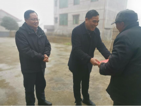 伍先明走访慰问专家人才和困难群众_邵阳头条网