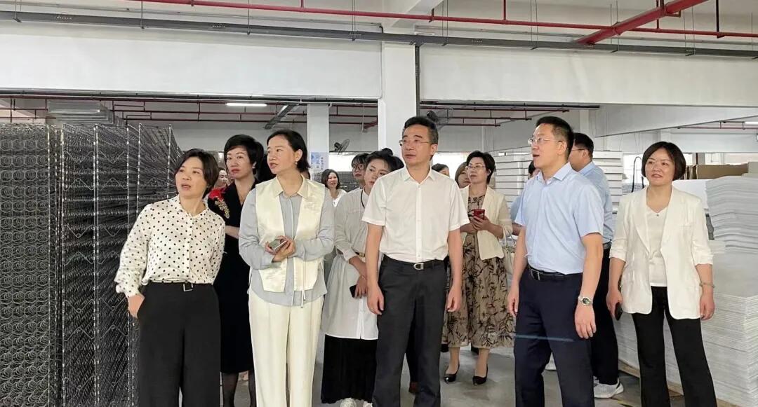邵阳市政协妇联界别委员工作室组织开展助推女性创新创业工作交流活动(图1)