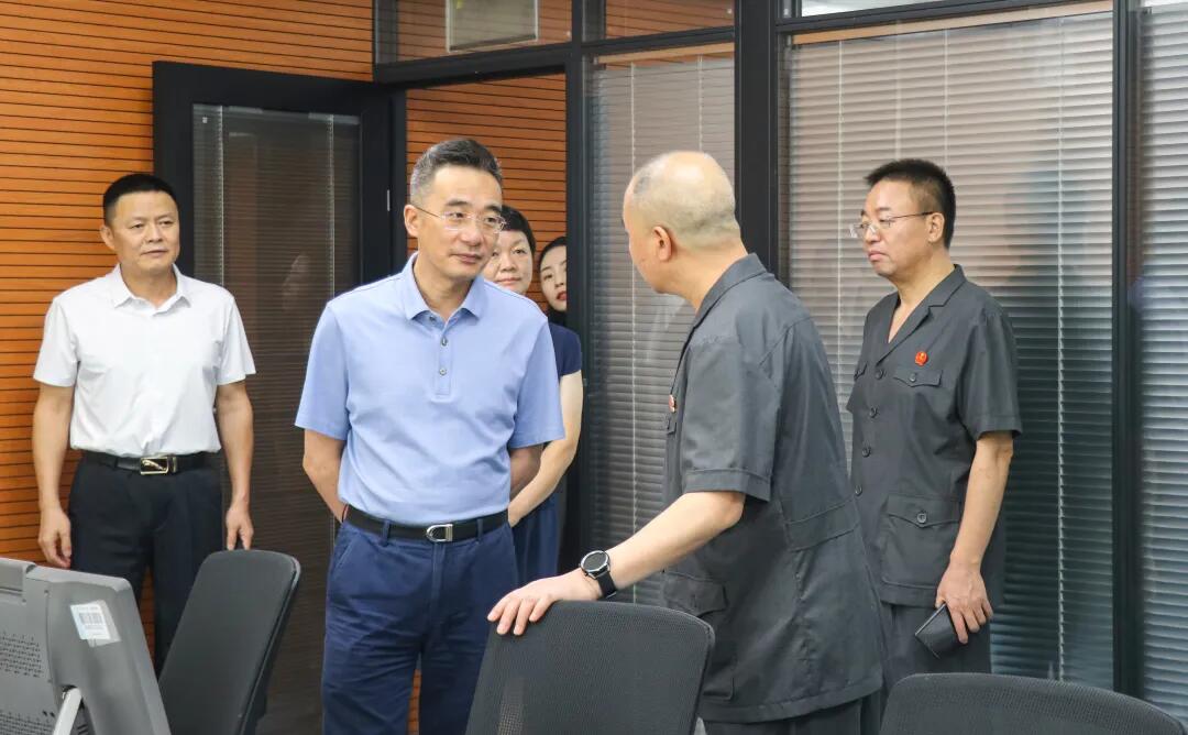 周文走访市法检“两院”：在同题共答中展现担当作为(图1)