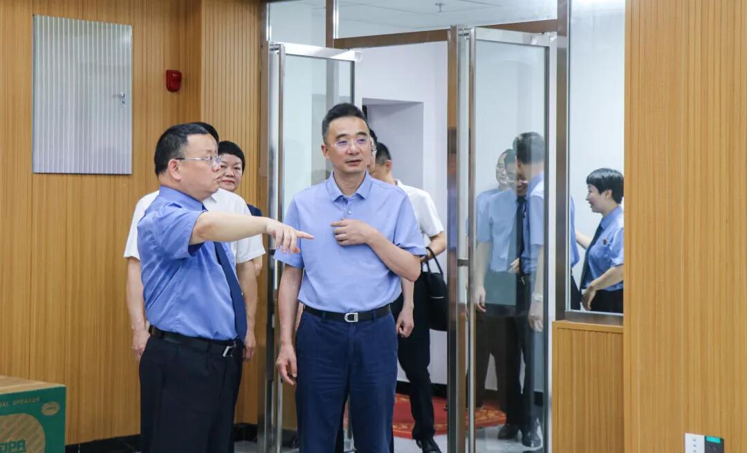 周文走访市法检“两院”：在同题共答中展现担当作为(图2)