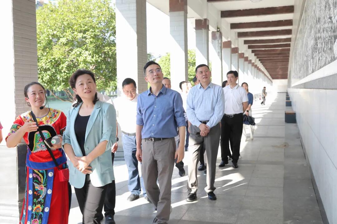 肖百灵在邵阳调研：共筑中华民族精神家园 汇聚民族团结奋进力量(图2)