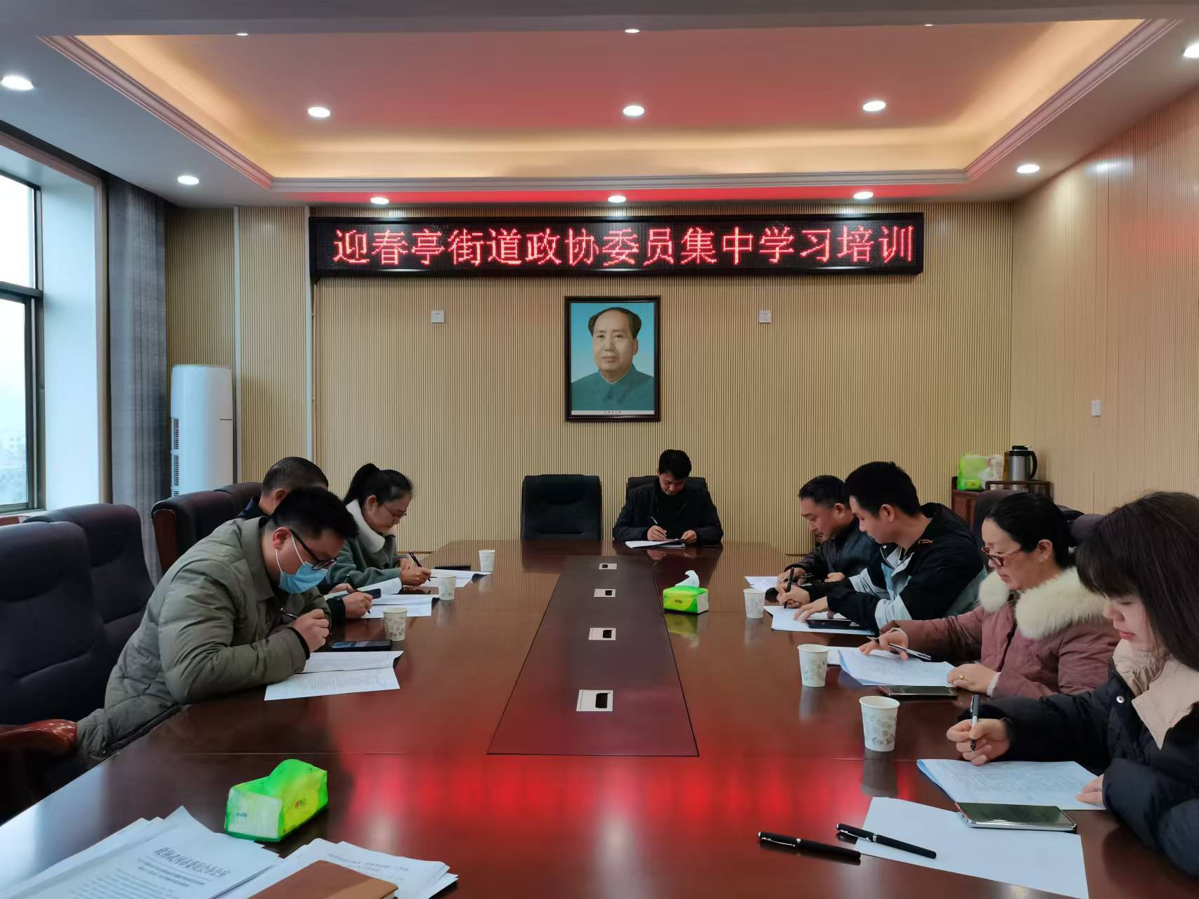 我的履职故事|架起“连心桥” 履职“零距离”——访武冈邵阳市政协委员（迎春亭街道）工作室(图1)